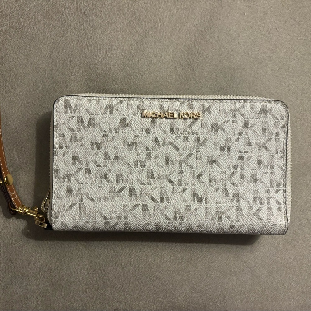 Michael Kors white and brown wristlet
